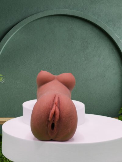 Göğüs Detaylı Esmer Mastürbatör